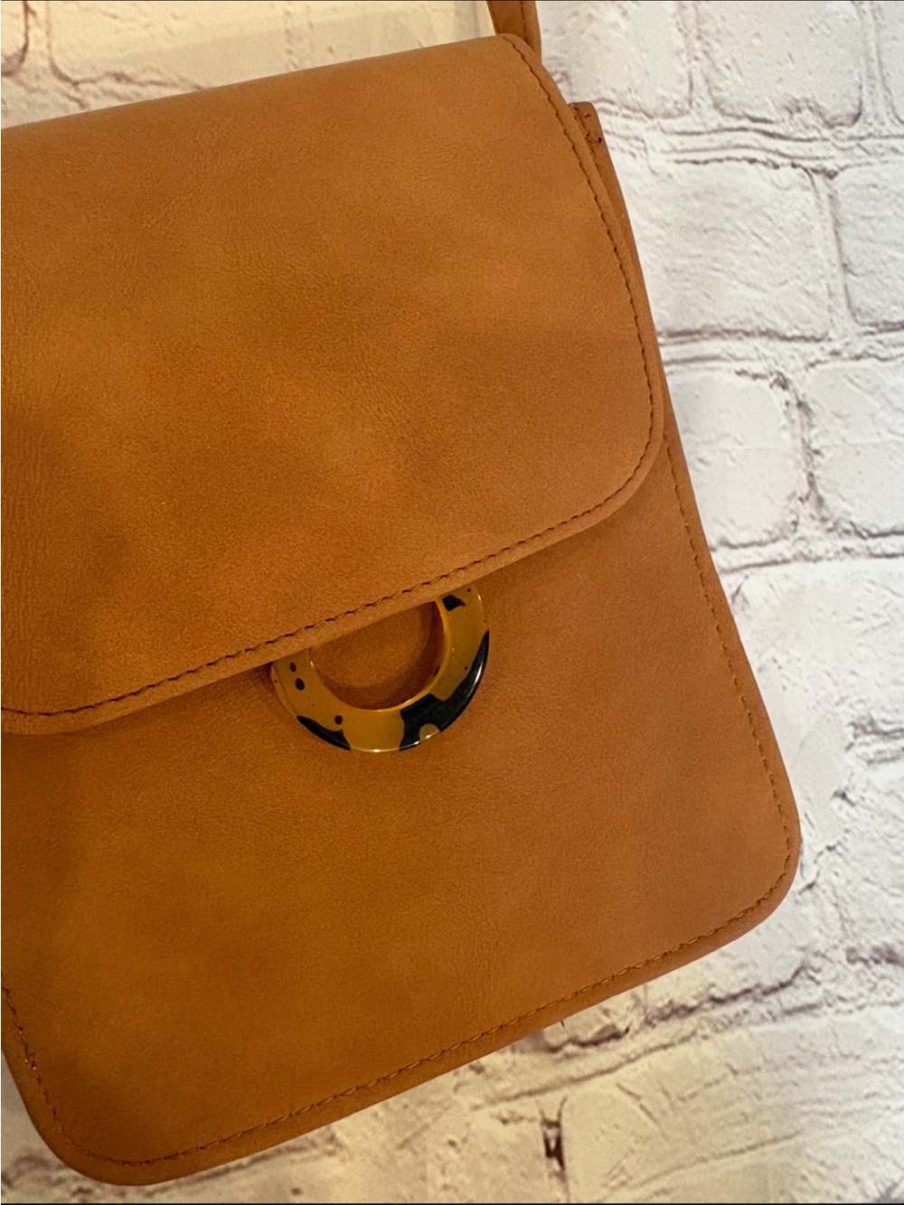 Classic Tan Crossbody Shoulder Bag - Women's Everyday Purse - Picture 2 of 6